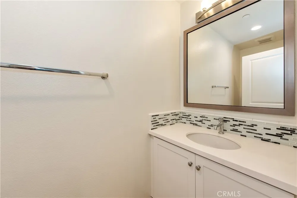 256 Borrego Irvine, CA 92618