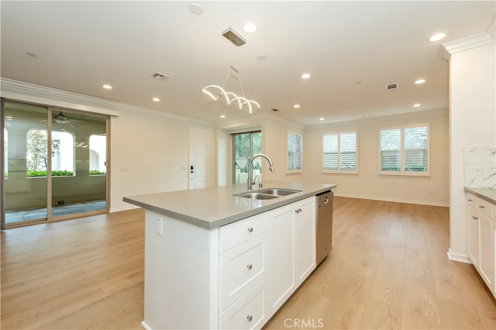 256 Borrego Irvine, CA 92618