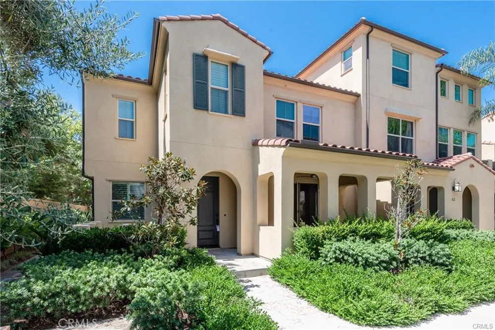 256 Borrego Irvine, CA 92618