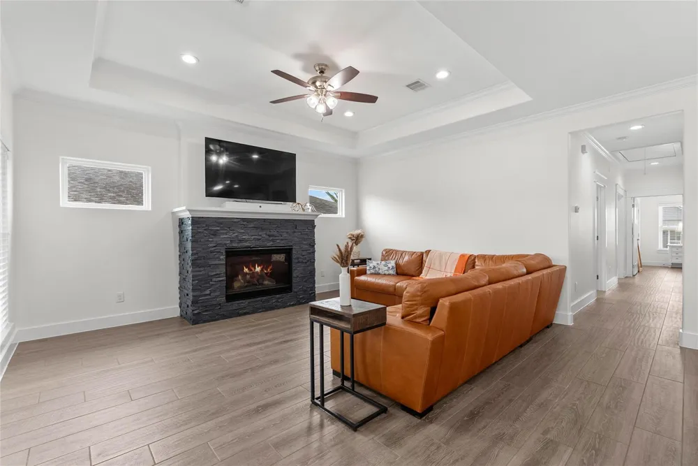 1227 23rd Street San Leon, TX 77539