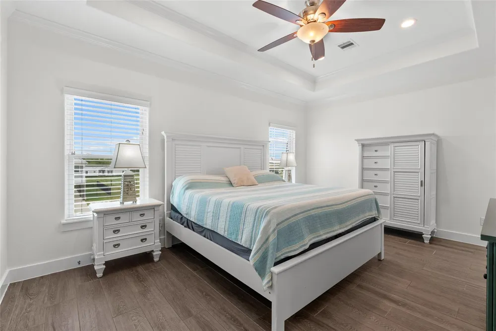 1227 23rd Street San Leon, TX 77539