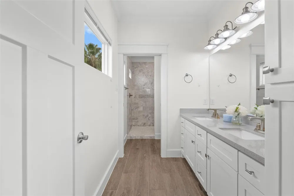 1227 23rd Street San Leon, TX 77539