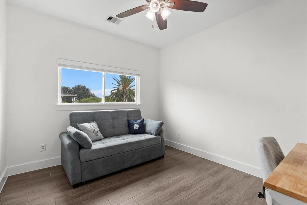 1227 23rd Street San Leon, TX 77539