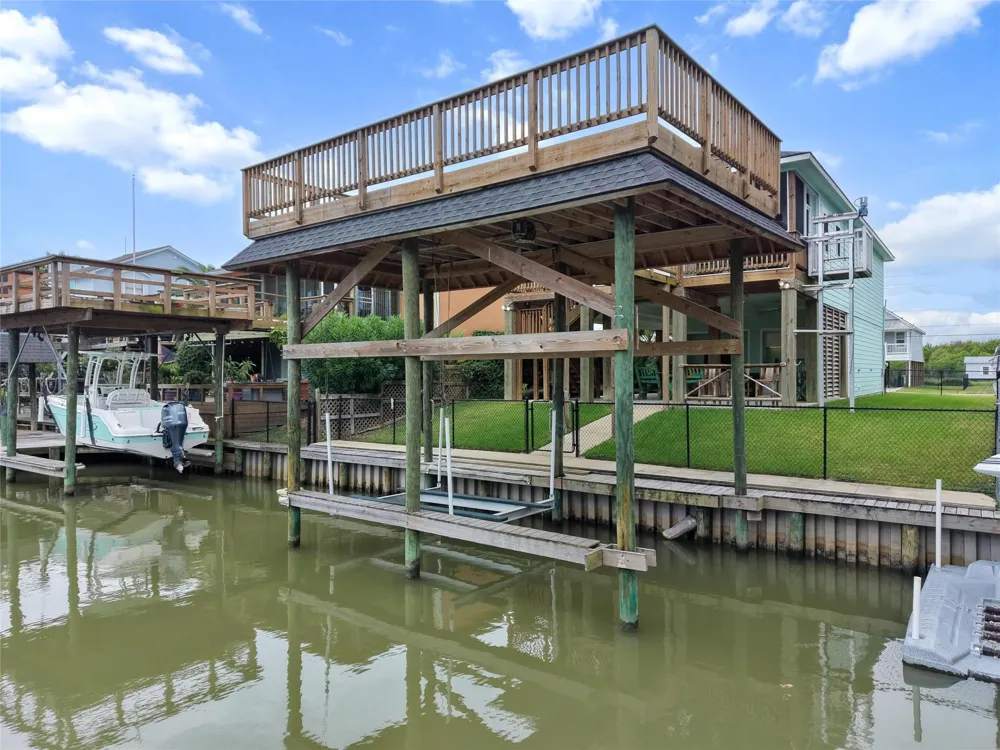 1227 23rd Street San Leon, TX 77539