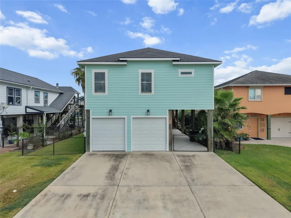 1227 23rd Street San Leon, TX 77539