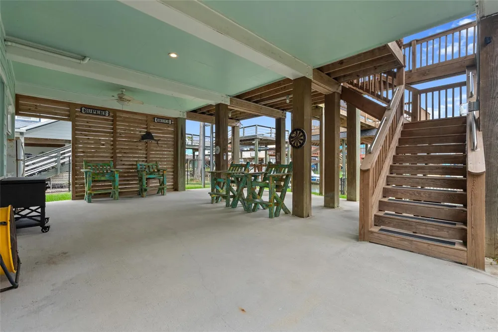 1227 23rd Street San Leon, TX 77539