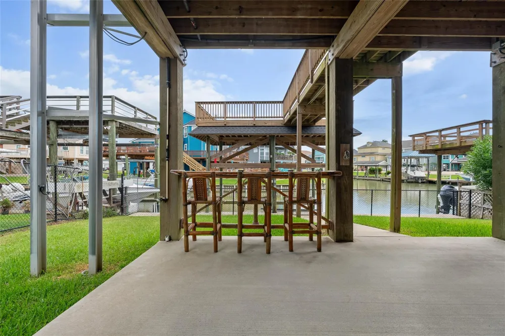 1227 23rd Street San Leon, TX 77539