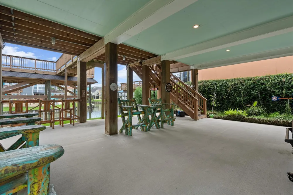 1227 23rd Street San Leon, TX 77539