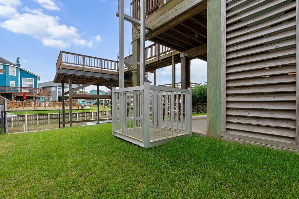 1227 23rd Street San Leon, TX 77539