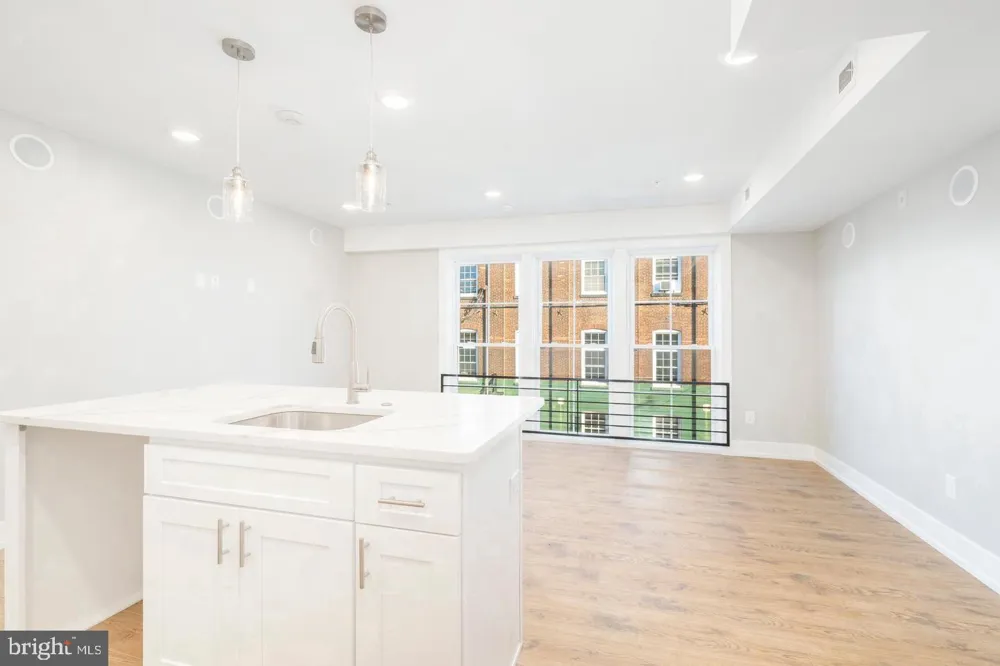 2304 9TH STREET #102 Philadelphia, PA 19133