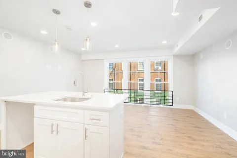 2304 9TH STREET #102