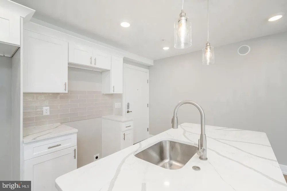 2304 9TH STREET #102 Philadelphia, PA 19133