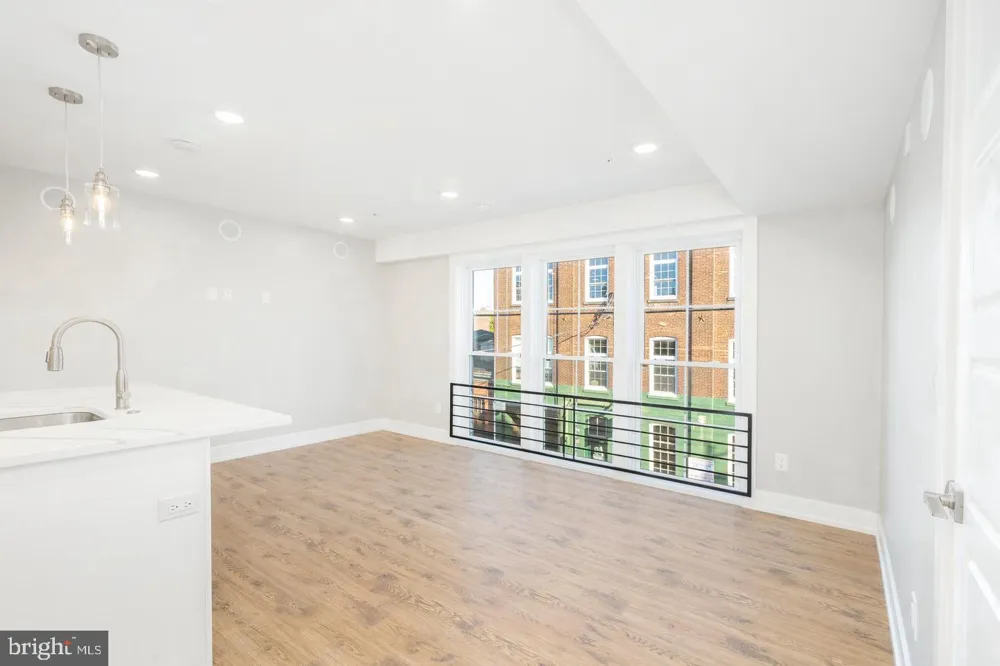 2304 9TH STREET #102 Philadelphia, PA 19133