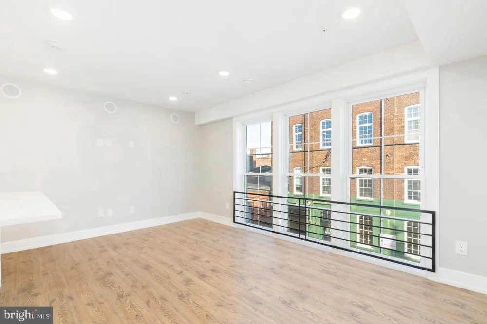 2304 9TH STREET #102 Philadelphia, PA 19133