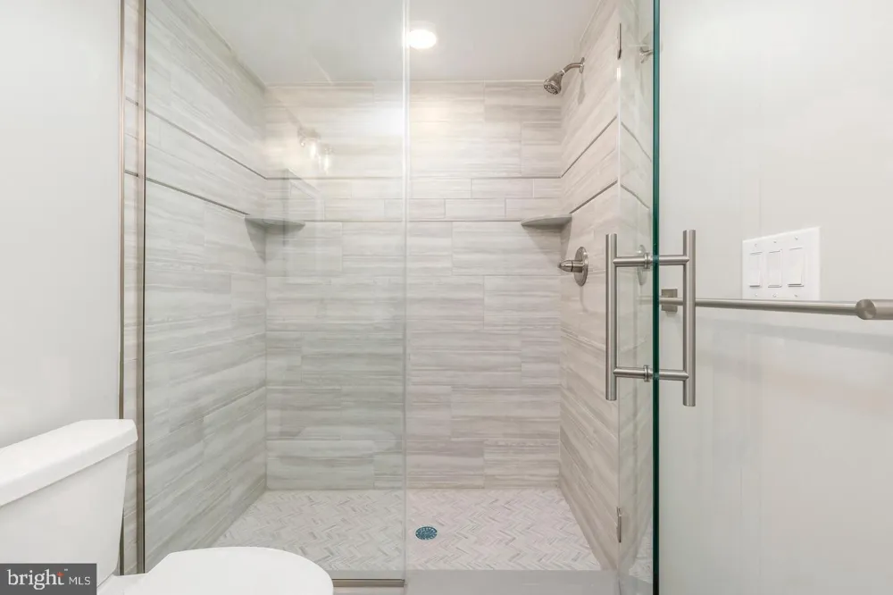 2304 9TH STREET #102 Philadelphia, PA 19133