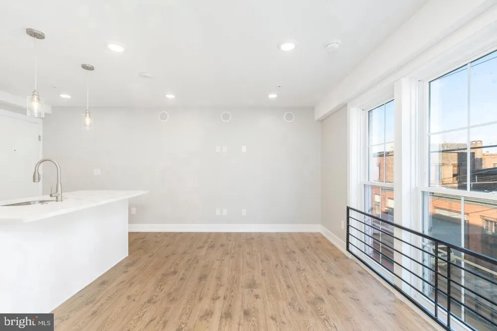 2304 9TH STREET #102 Philadelphia, PA 19133