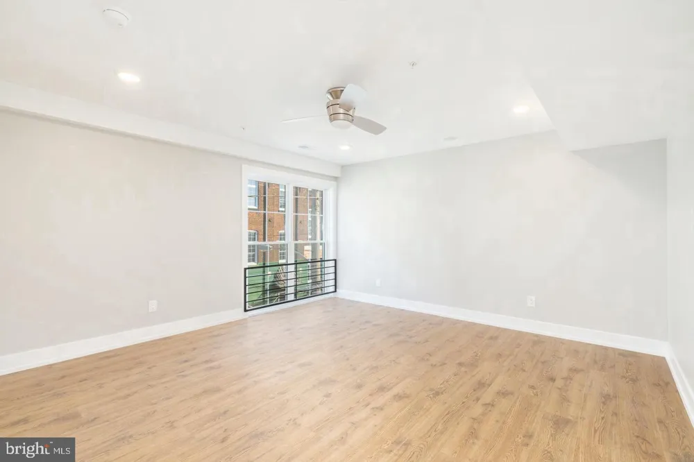 2304 9TH STREET #102 Philadelphia, PA 19133