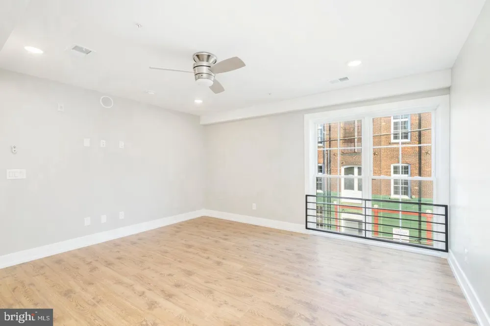 2304 9TH STREET #102 Philadelphia, PA 19133
