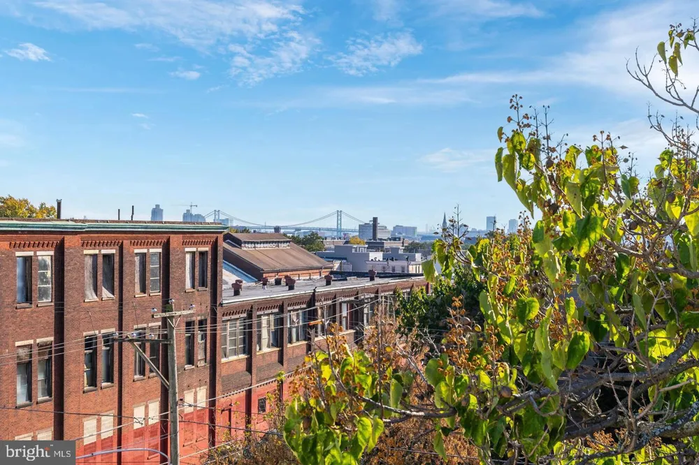 2304 9TH STREET #102 Philadelphia, PA 19133