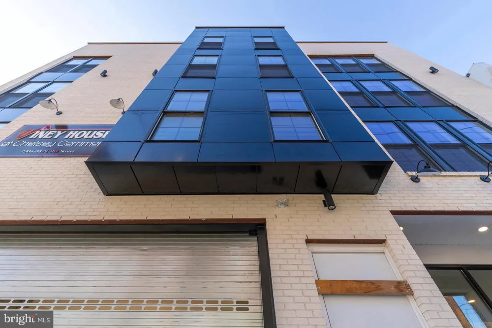 2304 9TH STREET #102 Philadelphia, PA 19133