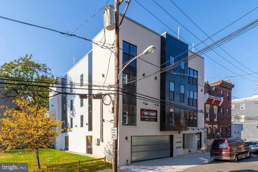 2304 9TH STREET #102 Philadelphia, PA 19133