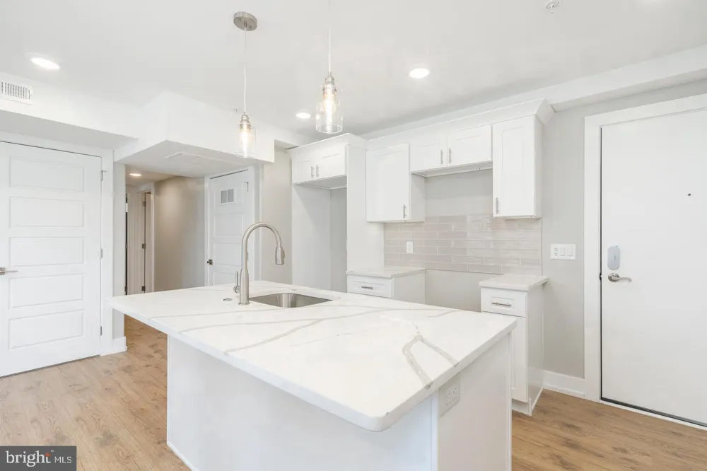 2304 9TH STREET #102 Philadelphia, PA 19133