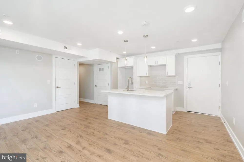 2304 9TH STREET #102 Philadelphia, PA 19133