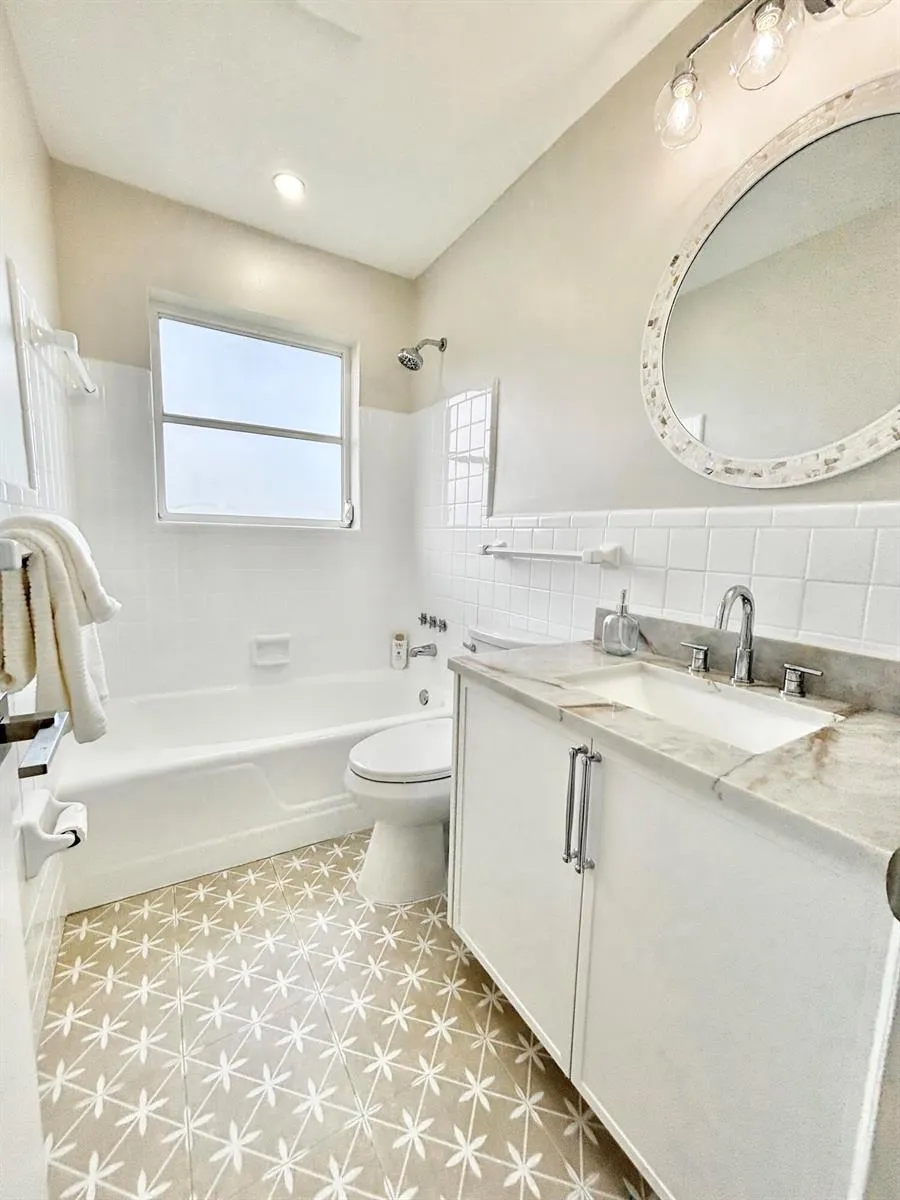 470 NE 45TH STREET Boca Raton, FL 33431