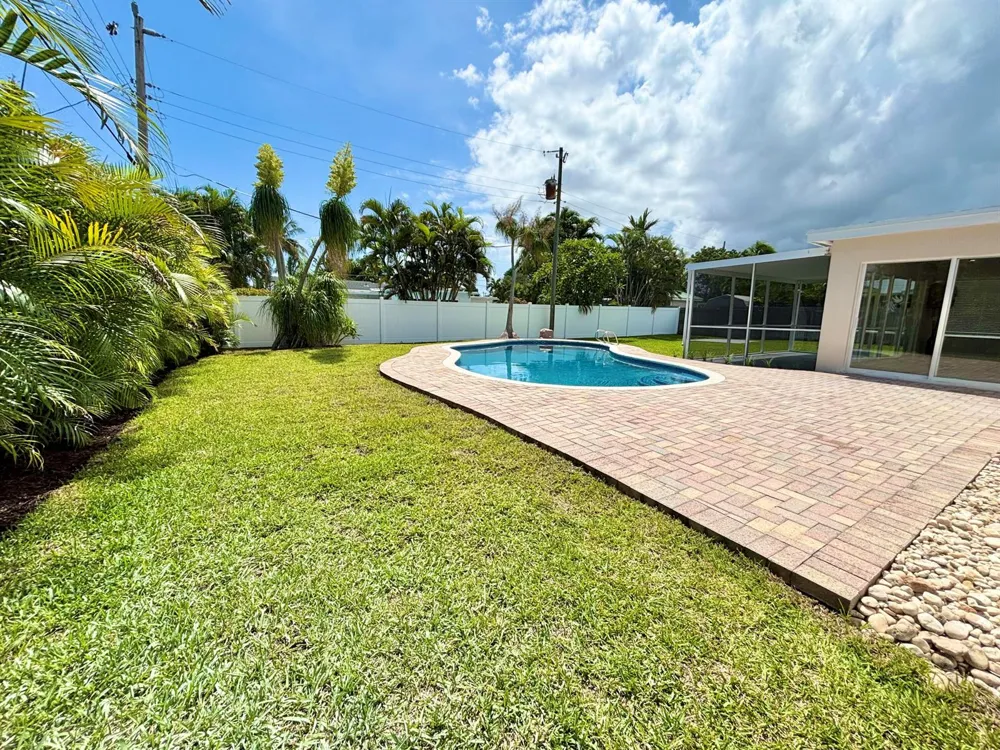 470 NE 45TH STREET Boca Raton, FL 33431