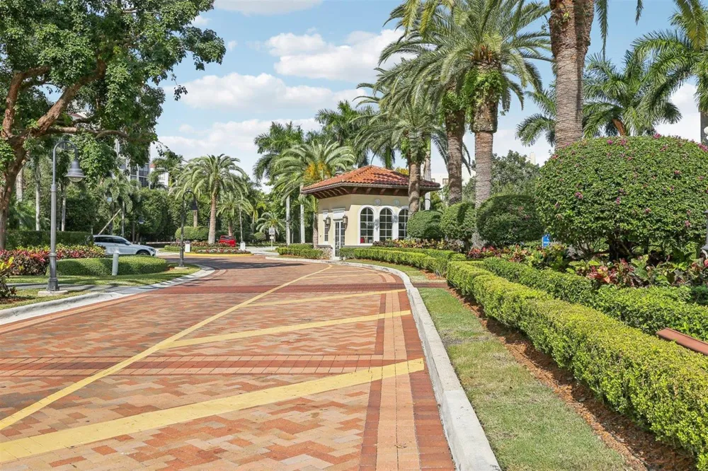7153 PROMENADE DRIVE #202 Boca Raton, FL 33433