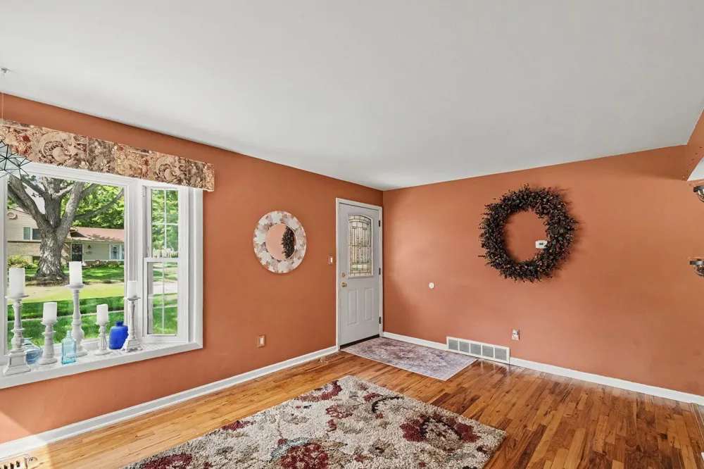 43666 Deborah Drive Sterling Heights, MI 48313