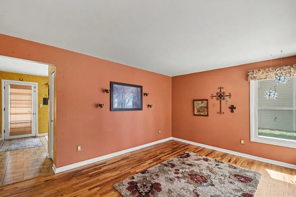 43666 Deborah Drive Sterling Heights, MI 48313
