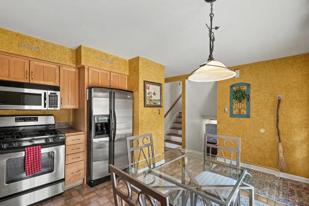 43666 Deborah Drive Sterling Heights, MI 48313
