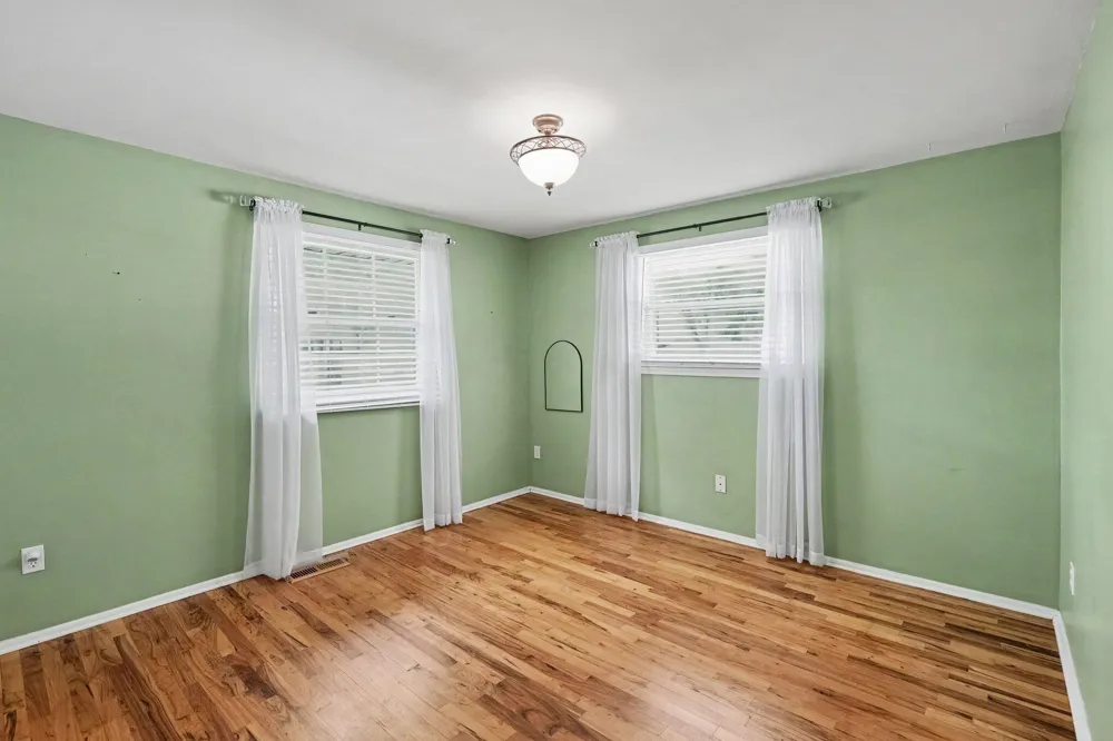 43666 Deborah Drive Sterling Heights, MI 48313
