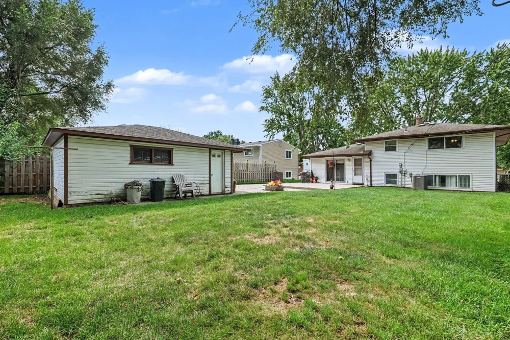 43666 Deborah Drive Sterling Heights, MI 48313