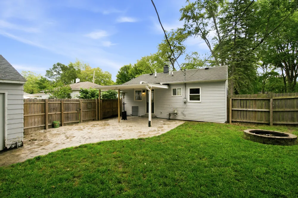 606 Lake Boulevard Paw Paw, MI 49079