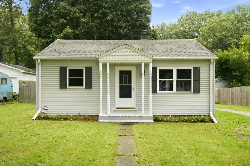 606 Lake Boulevard Paw Paw, MI 49079