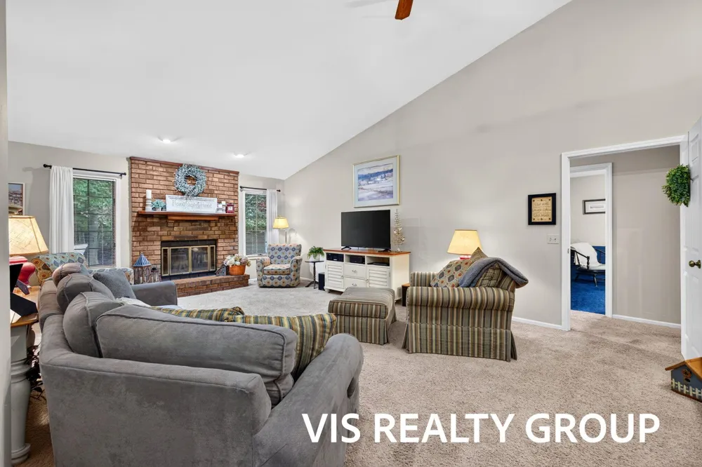958 W Wellington Court Muskegon, MI 49441