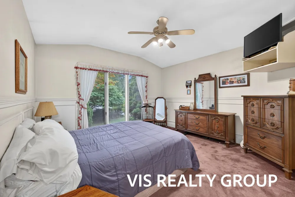 958 W Wellington Court Muskegon, MI 49441