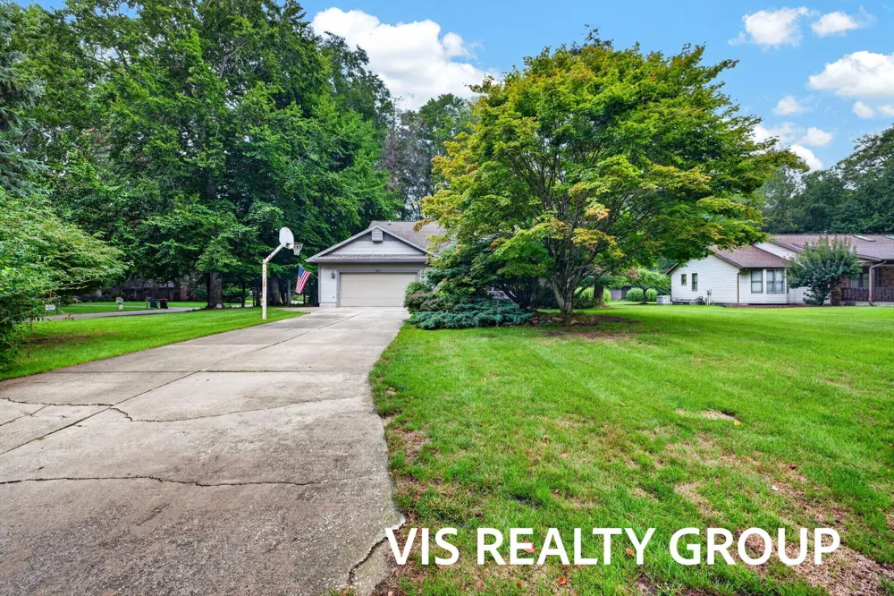 958 W Wellington Court Muskegon, MI 49441