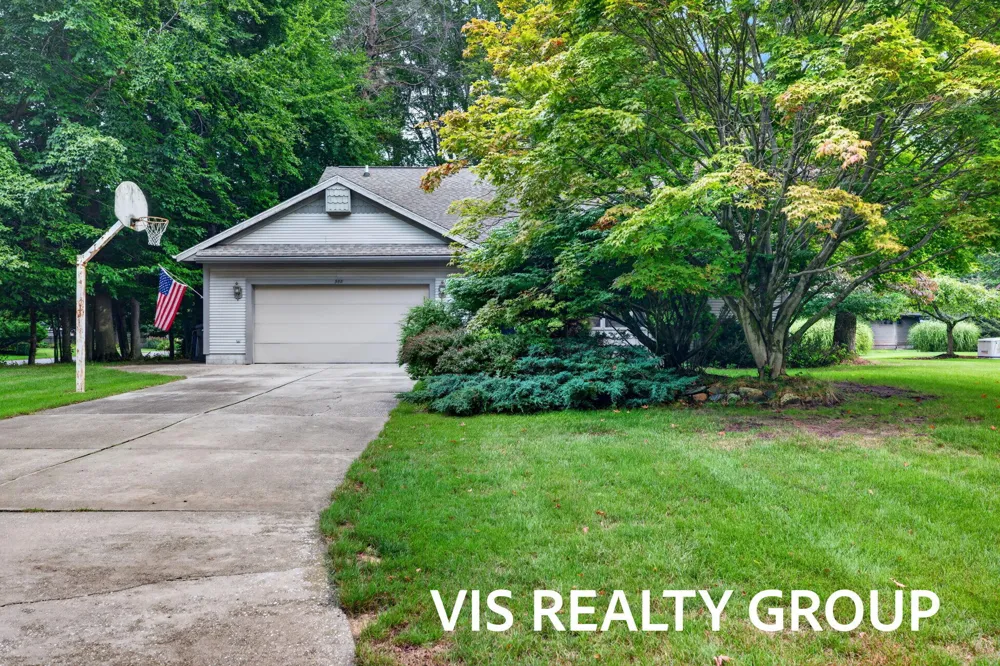 958 W Wellington Court Muskegon, MI 49441