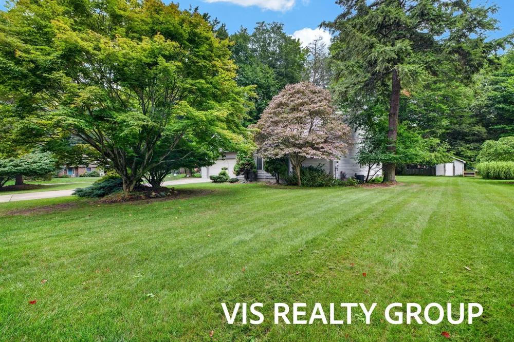 958 W Wellington Court Muskegon, MI 49441