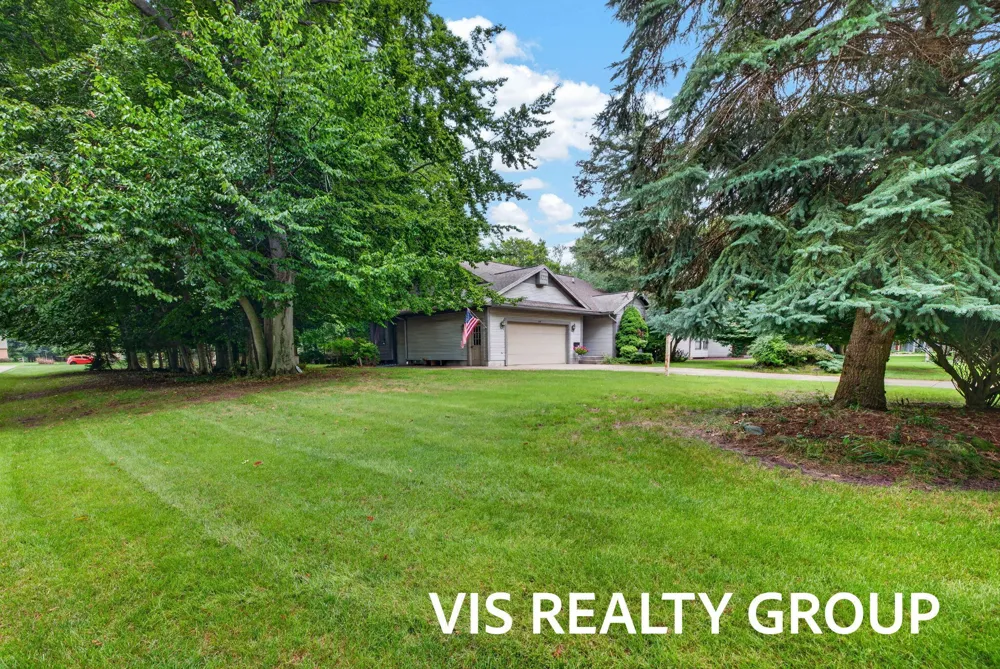 958 W Wellington Court Muskegon, MI 49441