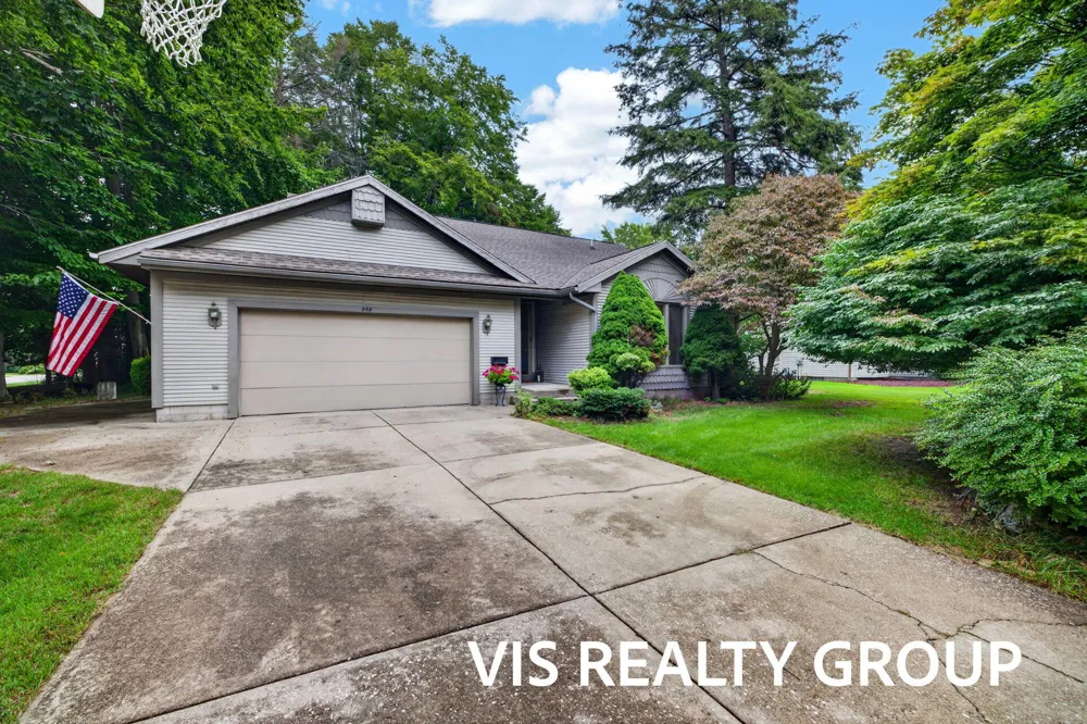 958 W Wellington Court Muskegon, MI 49441