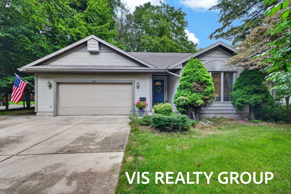958 W Wellington Court Muskegon, MI 49441