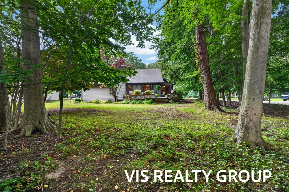 958 W Wellington Court Muskegon, MI 49441
