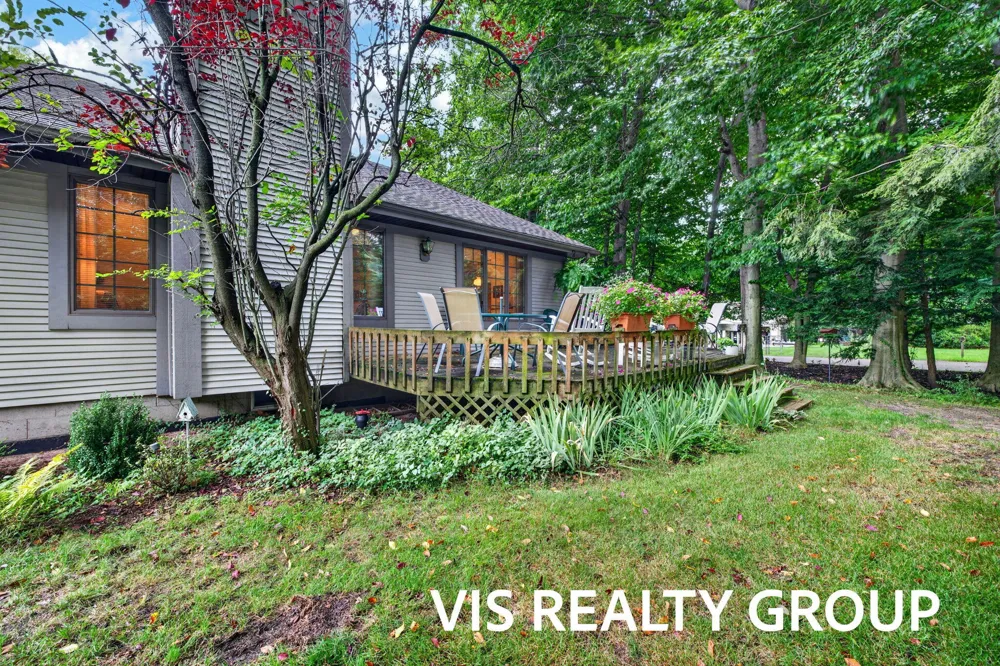 958 W Wellington Court Muskegon, MI 49441