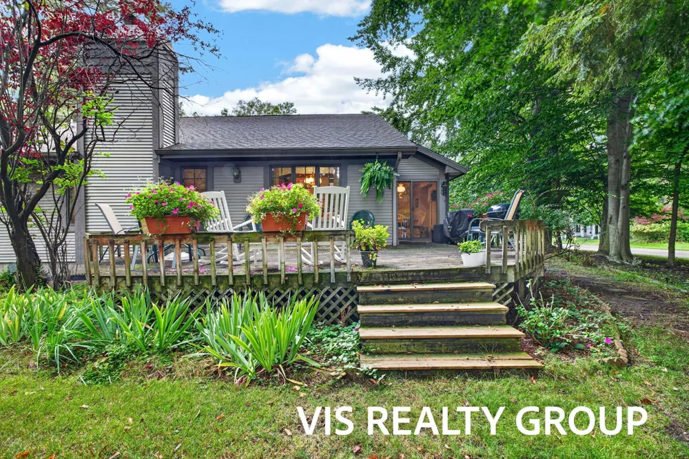 958 W Wellington Court Muskegon, MI 49441
