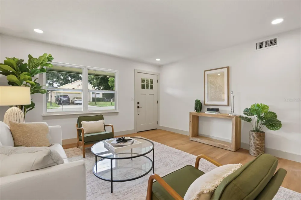 421 OAKHURST STREET Altamonte Springs, FL 32701
