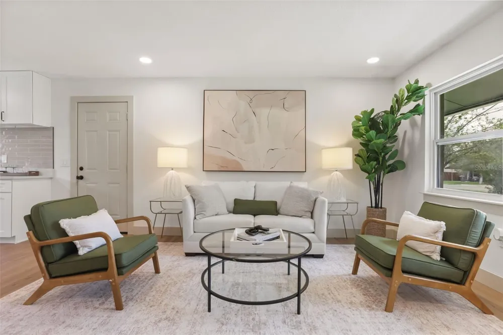 421 OAKHURST STREET Altamonte Springs, FL 32701